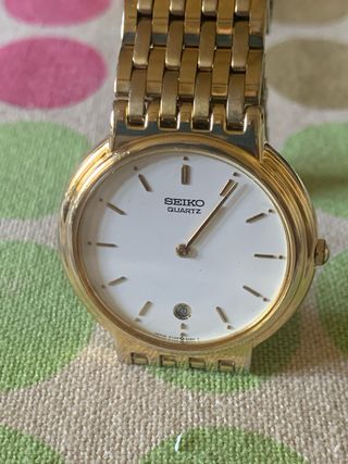 Reloj Seiko Quartz Dorado y Gris. Reloj Ken & Owen