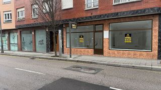 Local comercial en alquiler en El Llano en Gijón