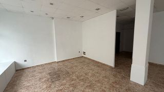 Local comercial en alquiler en El Llano en Gijón