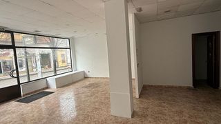 Local comercial en alquiler en El Llano en Gijón