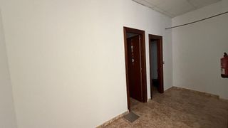 Local comercial en alquiler en El Llano en Gijón