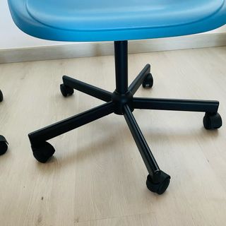 Silla giratoria azul Ikea