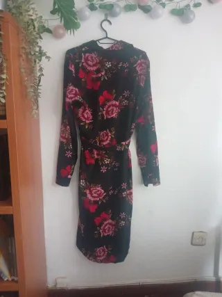 Vestido floral negro y rosa October