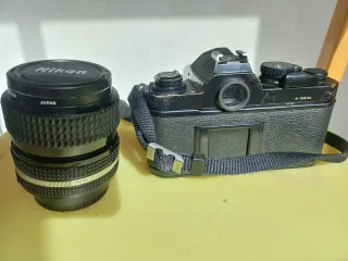 Fotocamera Nikon FM2 + Obiettivo 52mm
