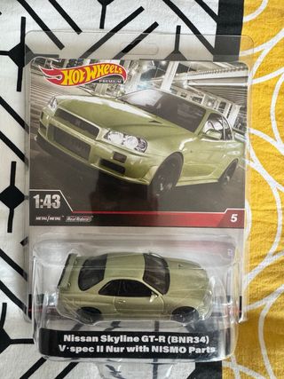Hot Wheels Premium Nissan Skyline GT-R 1:43