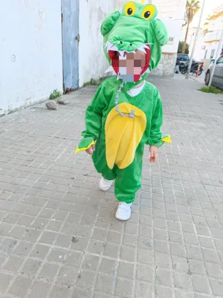 Disfraz bebé vampiro y cocodrilo