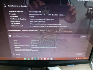 Torre PC Negra con detalles Rojos