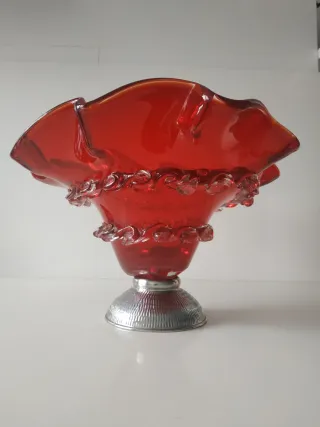 Centro de mesa cristal rojo y metal