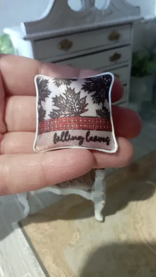 Cuscino Dollhouse 1:12 "Falling Leaves" Handmade