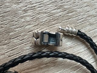 Pulsera Pandora Cuero Negro con Charms