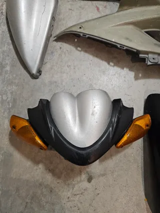 Vendo conjunto carenados para Yamaha aerox 1999