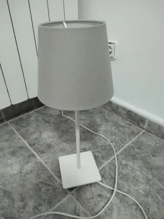 Lámpara de mesa tela y metal