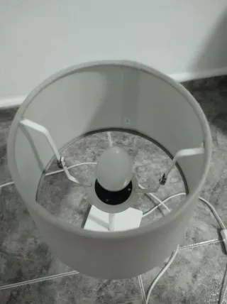 Lámpara de mesa tela y metal