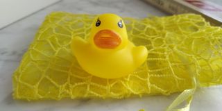 Paperella giocattolo gialla