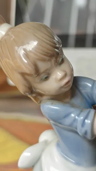 Figura Lladró Niña Bañando Perro