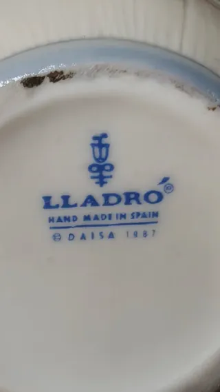 Figura Lladró Niña Bañando Perro