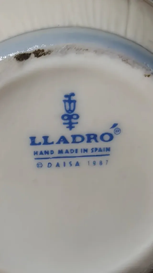 Figura Lladró Niña Bañando Perro