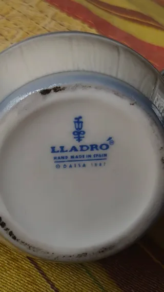 Figura Lladró Niña Bañando Perro