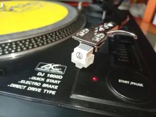 Plato Giradiscos Acoustic Control DJ 1600D