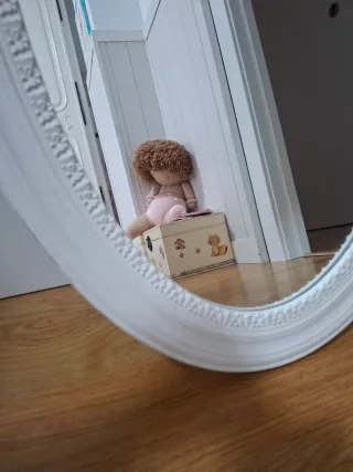 Espejo decorativo blanco ovalado