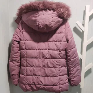 Abrigo rosa acolchado con capucha