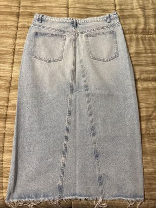 Falda vaquera midi Zara cintura cruzada