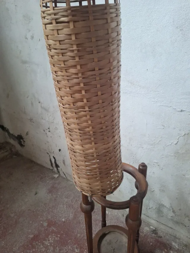 Decoración madera y mimbre