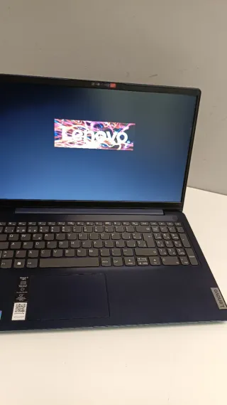 Portátil Lenovo i7 11ª Gen 8GB RAM 500GB SSD