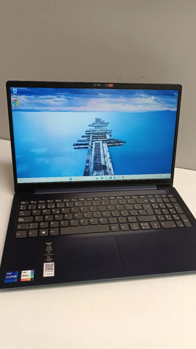 Portátil Lenovo i7 11ª Gen 8GB RAM 500GB SSD