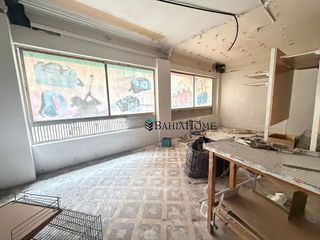 Local comercial en alquiler en Centro - Ayuntamiento en Santander