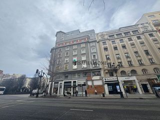 Local comercial en alquiler en Centro - Ayuntamiento en Santander
