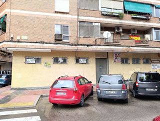 Local comercial en alquiler en Reyes Católicos en Alcalá de Henares