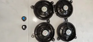 Altavoces RAV4 Nuevos (Juego)