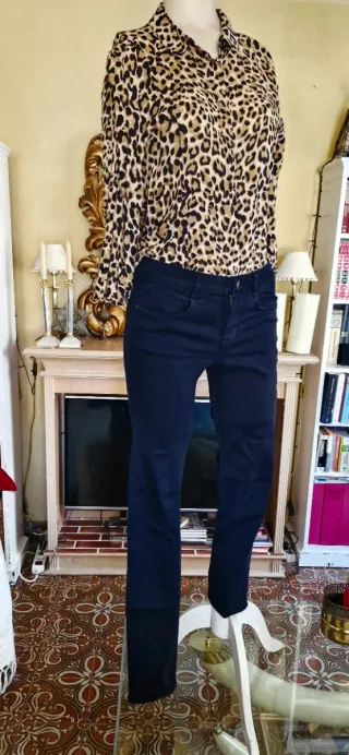 Vaqueros pitillo elásticos negros ZARA