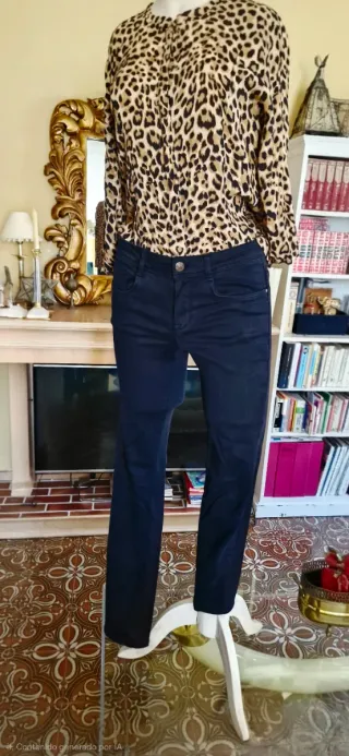 Vaqueros pitillo elásticos negros ZARA