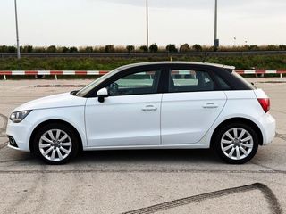 Audi A1 SPORTBACK 1.6 TDI 90cv AMBITION con NAVEGADOR, BLUETOOTH...