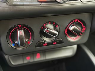 Audi A1 SPORTBACK 1.6 TDI 90cv AMBITION con NAVEGADOR, BLUETOOTH...