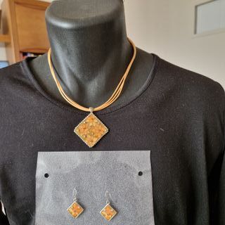 Conjunto collar y pendientes fantasía