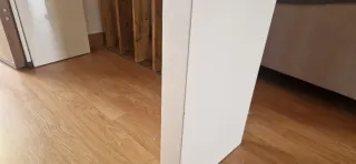 Mueble de entrada blanco con cristal