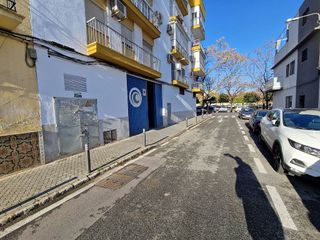 Local comercial en venta en El Cerro en Sevilla