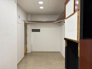 Local comercial en alquiler en Instituts - Ponent - Sota el Camí Ral en Granollers