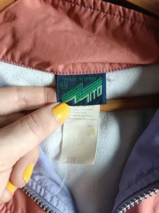 Cortavientos Vintage Mito Morado y Naranja