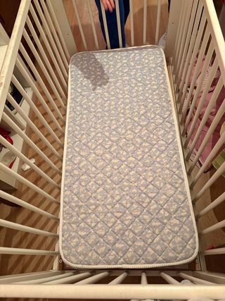 Cuna con dos colchones
