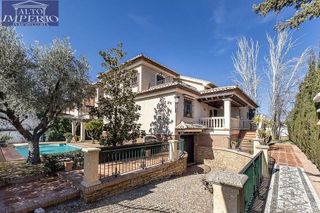 Chalet en venta en Ogíjares
