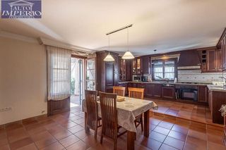 Chalet en venta en Ogíjares