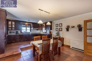 Chalet en venta en Ogíjares