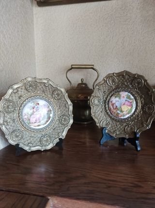 Piatti decorativi antichi