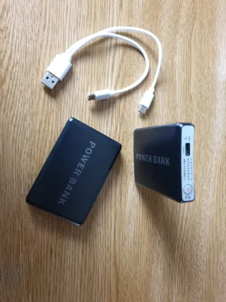 Calcetines térmicos USB negros y azules