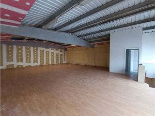 Nave industrial en alquiler en Valdepelayo - Montepinos - Arroyo Culebro en Leganés