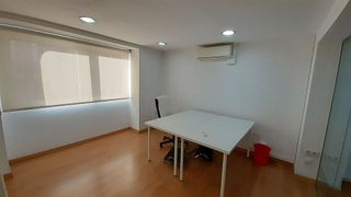 Oficina en alquiler en La Roqueta en Valencia